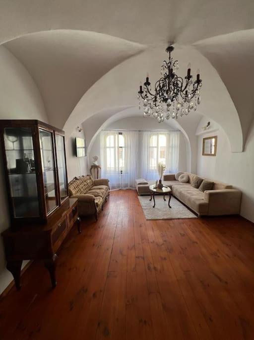 City Center Apartment Банска-Бистрица Экстерьер фото