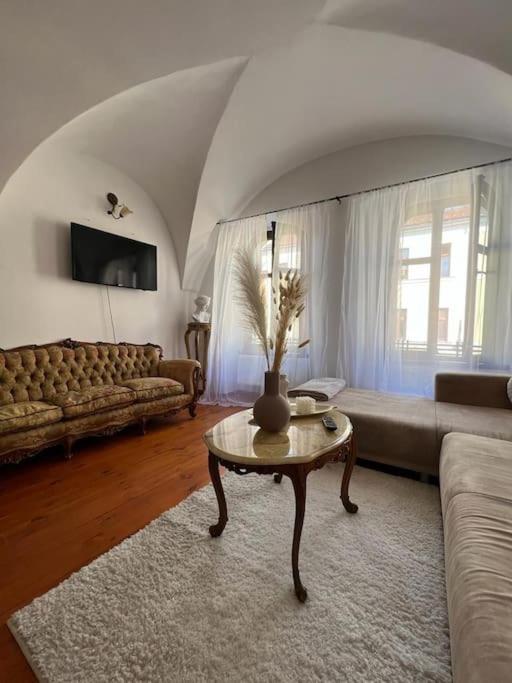 City Center Apartment Банска-Бистрица Экстерьер фото